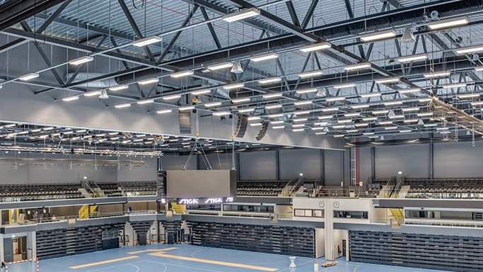 电竞跨界合作推出周边衍生品